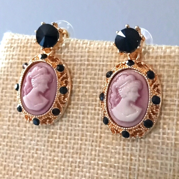 New Pink Cameo Earrings - Picture 2 of 3